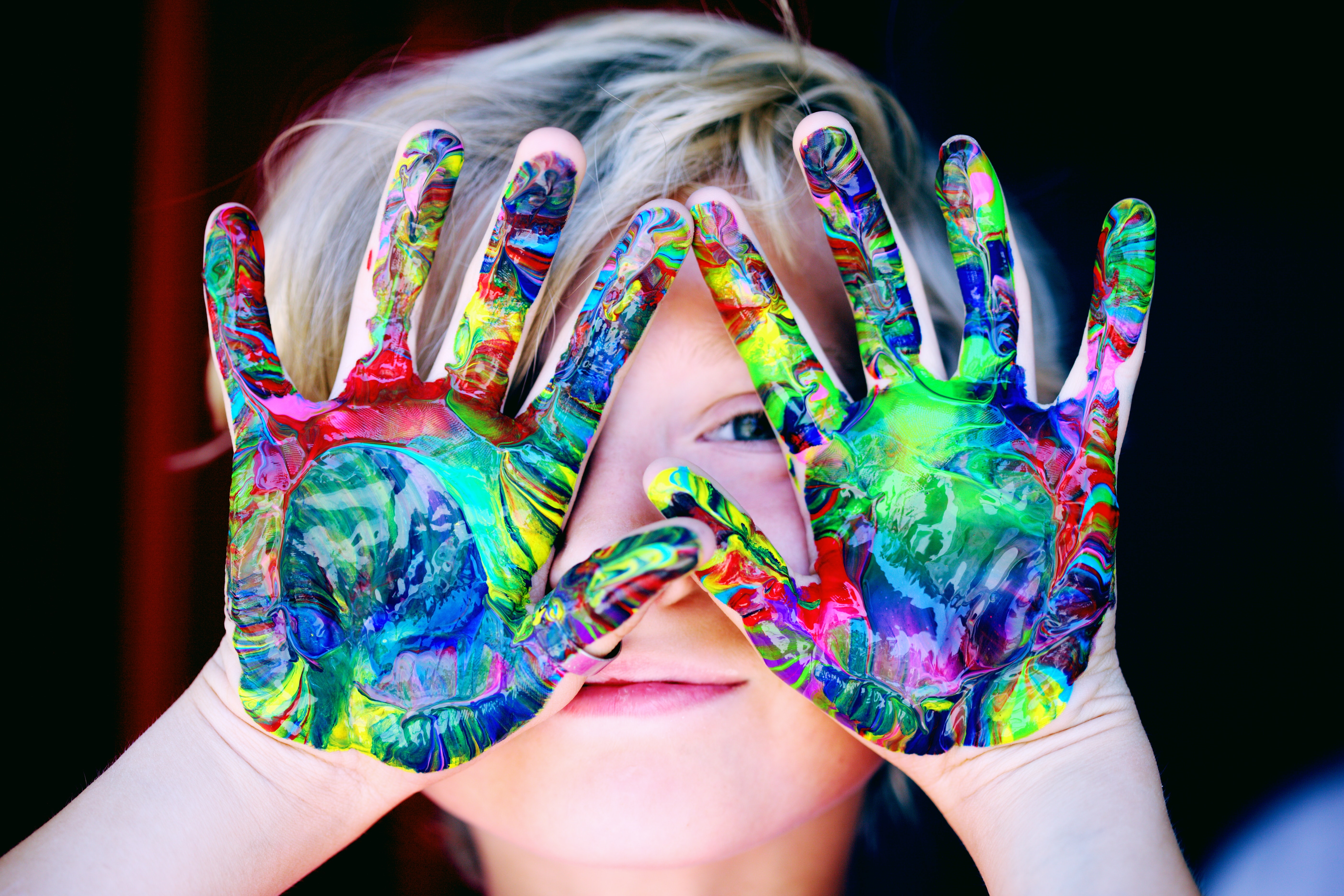 5ddd422f06f38_4k-wallpaper-adorable-blur-boy-1148998.jpg