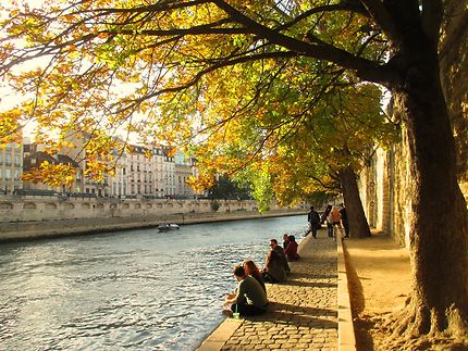 5f87657e62df1_vacancesparis.jpg