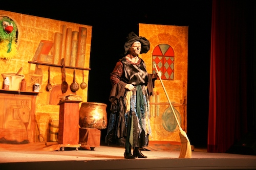 5f9049e110888_spectaclestoussaint.jpg